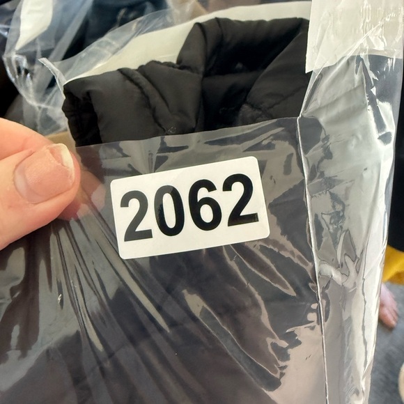 the North Face Quilted Vest Men’s Large Thermoball Eco Black Packable corp logo - Picture 13 of 13